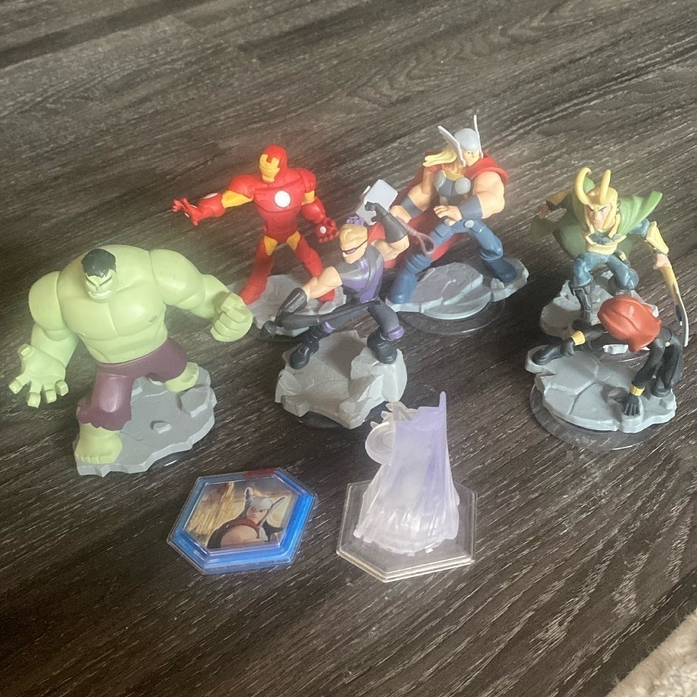 Disney infinity 2.0 marvel playset‎ Thor, hulk, Hawkeye, Iron Man, Loki, widow